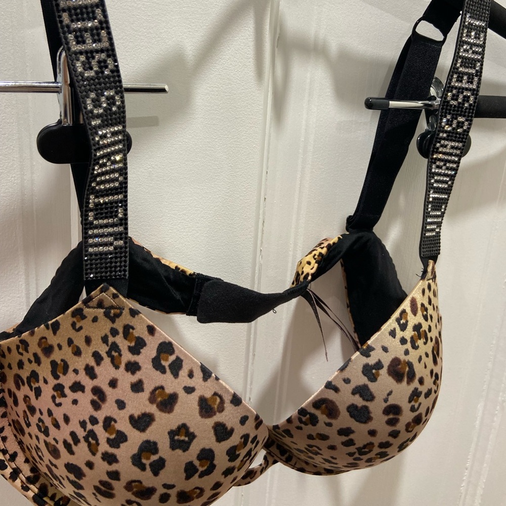 NWOT victoria secret bombshell bra 36b